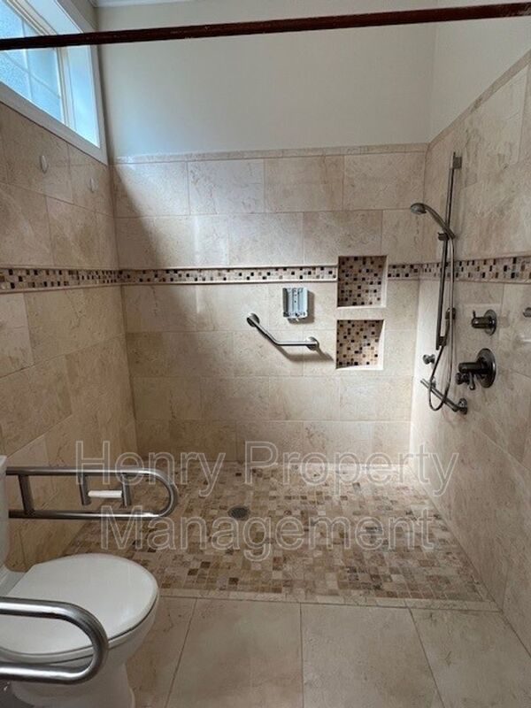 Spacious 5 Bedroom Home in Bishopsgate Subdivision Cary, NC property image