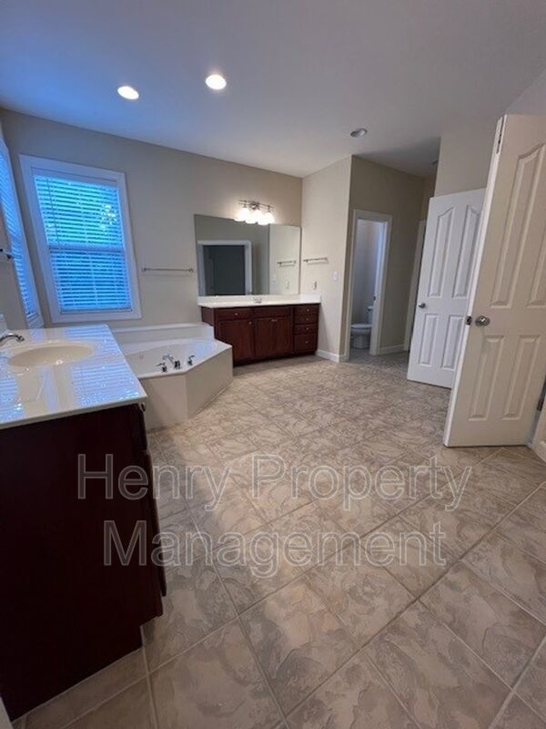 Spacious 5 Bedroom Home in Bishopsgate Subdivision Cary, NC property image