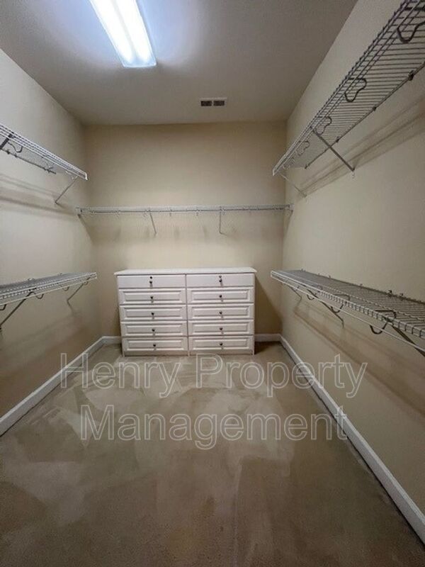 Spacious 5 Bedroom Home in Bishopsgate Subdivision Cary, NC property image