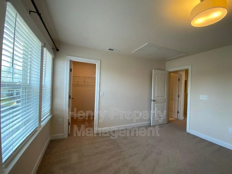 Spacious 5 Bedroom Home in Peak 502 Subdivision property image