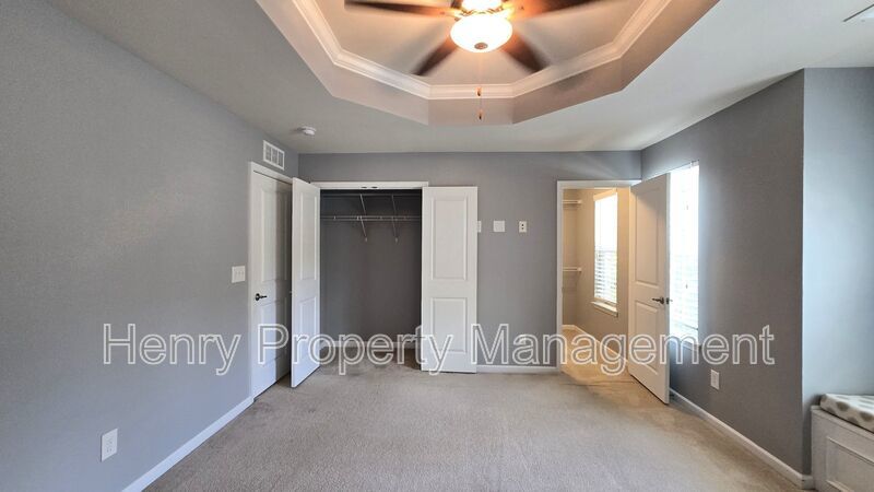 Stunning 3-Bedroom Brick End Unit Townhome in West Cary property image