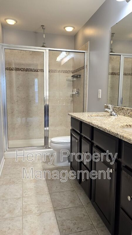 Stunning 3-Bedroom Brick End Unit Townhome in West Cary property image