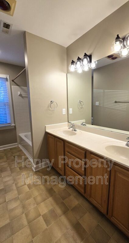 Four Bedroom Home in Brookstone Subdivision, West Cary property image