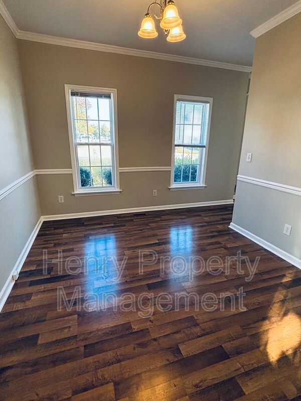 MOVE-IN SPECIAL: 2ND MONTH'S RENT 1/2 OFF!!! 3 Bedroom Home in Waterford Landing Subdivision, Raleigh property image