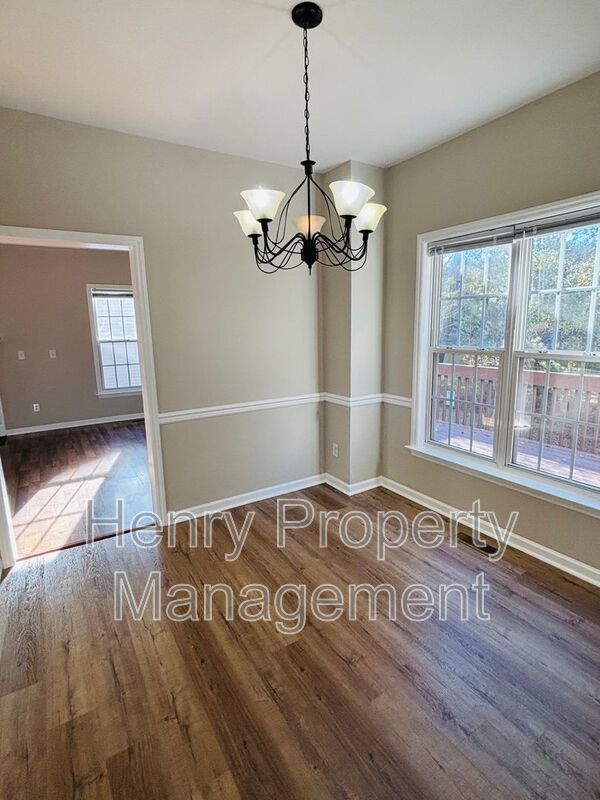 MOVE-IN SPECIAL: 2ND MONTH'S RENT 1/2 OFF!!! 3 Bedroom Home in Waterford Landing Subdivision, Raleigh property image