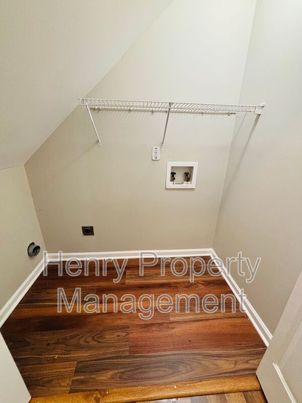 MOVE-IN SPECIAL: 2ND MONTH'S RENT 1/2 OFF!!! 3 Bedroom Home in Waterford Landing Subdivision, Raleigh property image