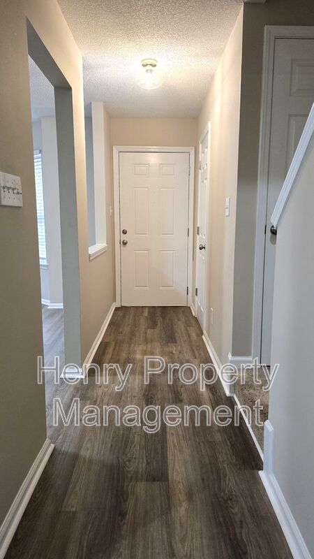 Three Bedroom Townhome off Kildaire Farm Rd in Cary property image