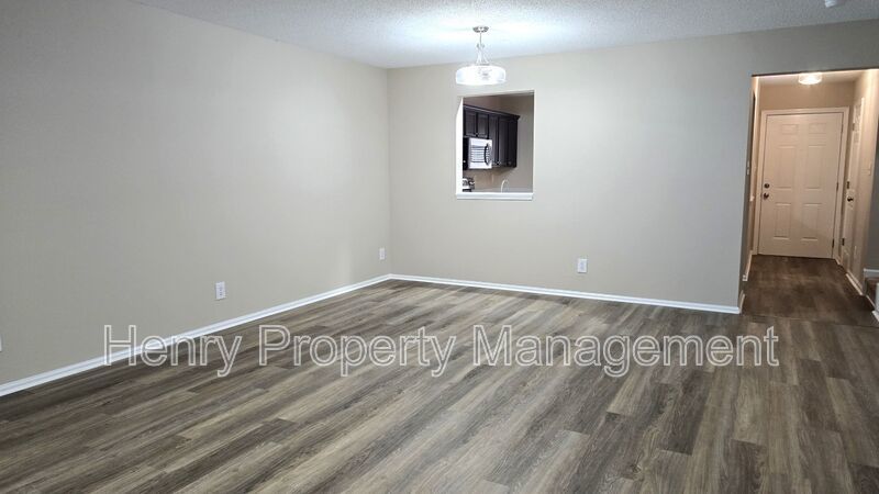 Three Bedroom Townhome off Kildaire Farm Rd in Cary property image