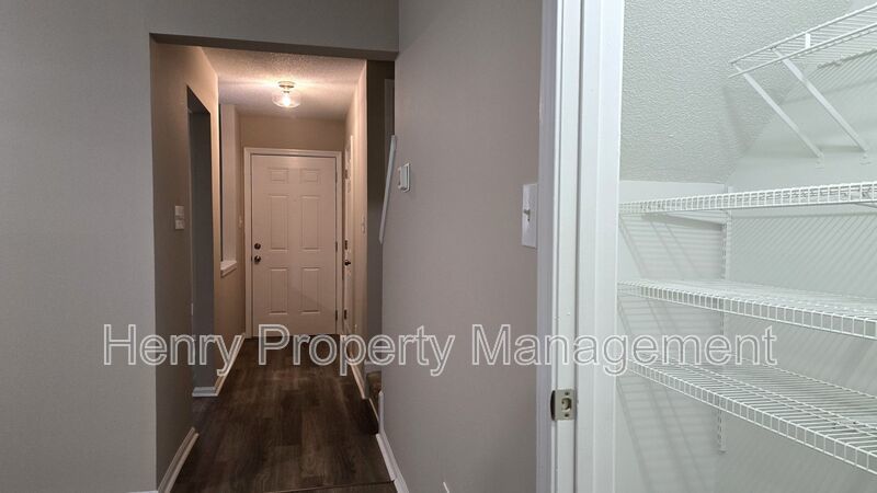 Three Bedroom Townhome off Kildaire Farm Rd in Cary property image