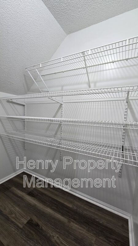 Three Bedroom Townhome off Kildaire Farm Rd in Cary property image