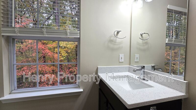 Three Bedroom Townhome off Kildaire Farm Rd in Cary property image