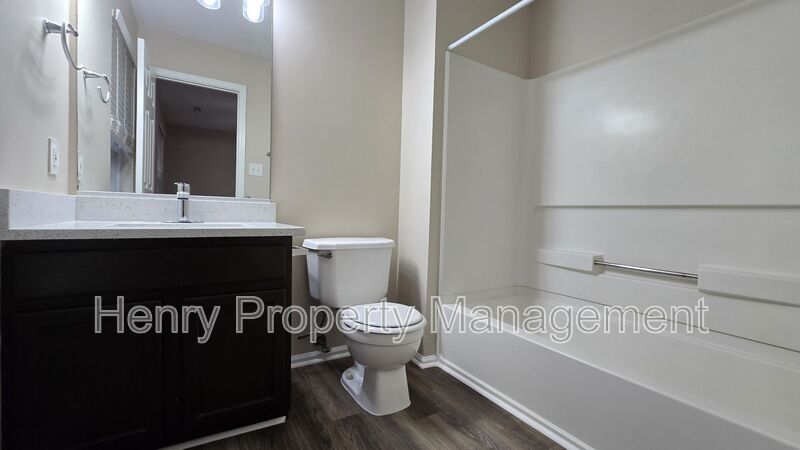 Three Bedroom Townhome off Kildaire Farm Rd in Cary property image