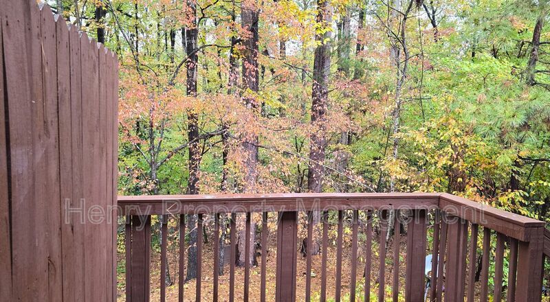 Three Bedroom Townhome off Kildaire Farm Rd in Cary property image