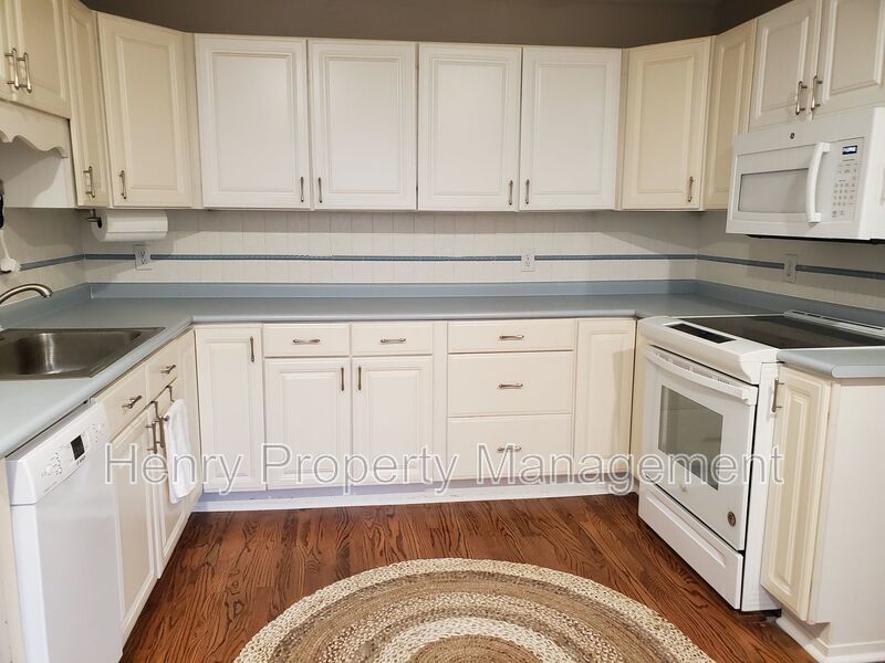 COMING SOON: Two bedroom Ranch Home in the heart of Downtown Cary property image