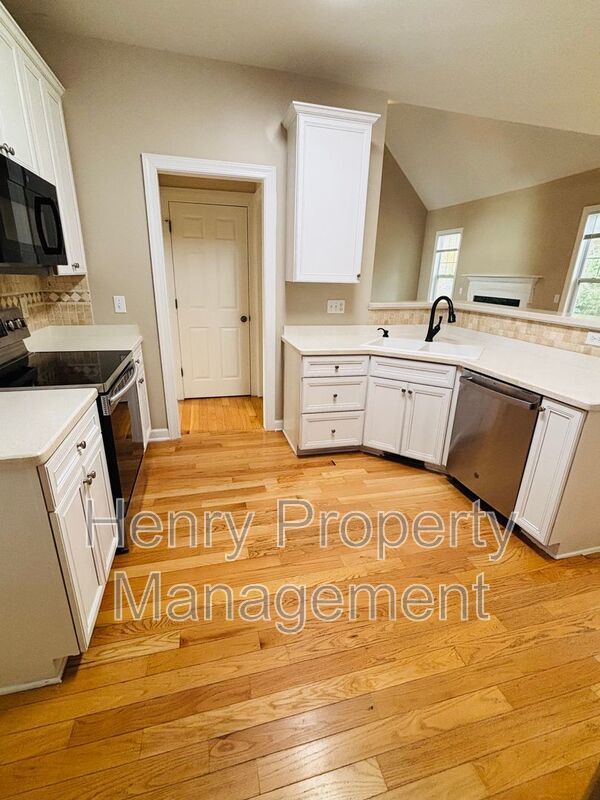 Spacious 3 Bedroom Home in Holly Glen Subdivision, Holly Springs property image