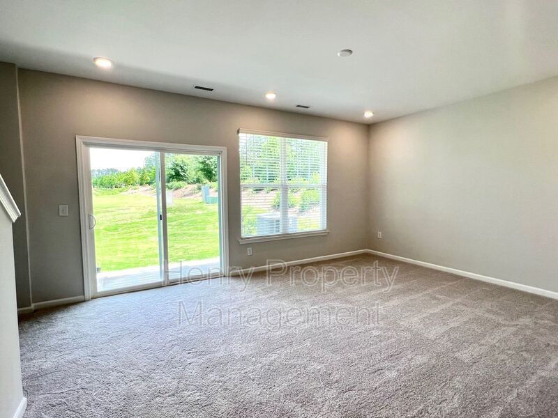 4 Bedroom Town Home in Ellis Crossing property image