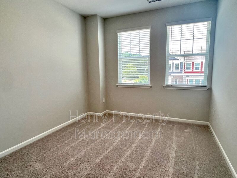 4 Bedroom Town Home in Ellis Crossing property image