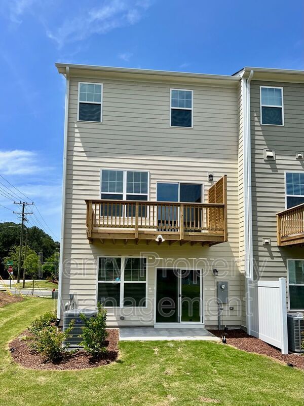 4 Bedroom Town Home in Ellis Crossing property image