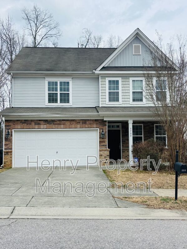 4 Bedroom Home in Tyron Place Subdivision, Raleigh property image