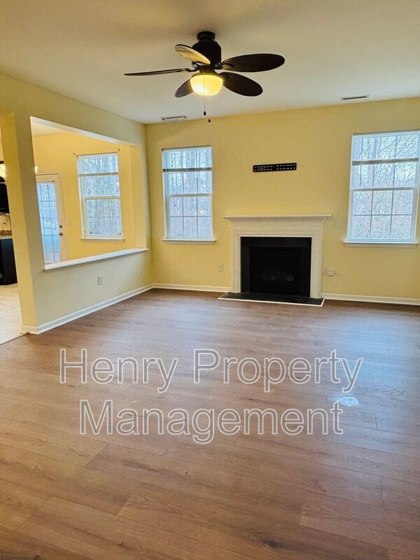 4 Bedroom Home in Tyron Place Subdivision, Raleigh property image