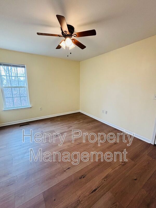 4 Bedroom Home in Tyron Place Subdivision, Raleigh property image