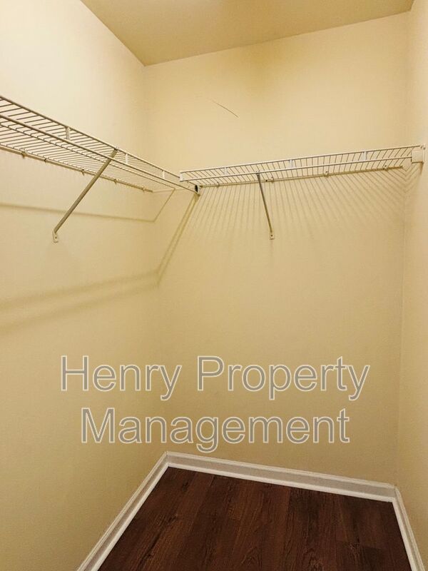 4 Bedroom Home in Tyron Place Subdivision, Raleigh property image