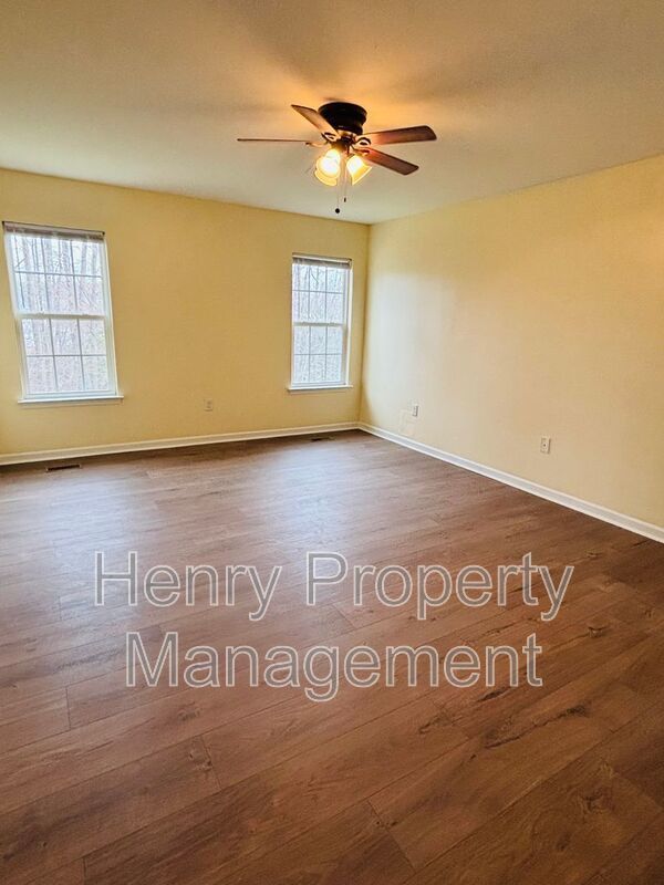 4 Bedroom Home in Tyron Place Subdivision, Raleigh property image