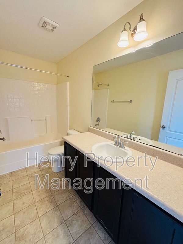 4 Bedroom Home in Tyron Place Subdivision, Raleigh property image