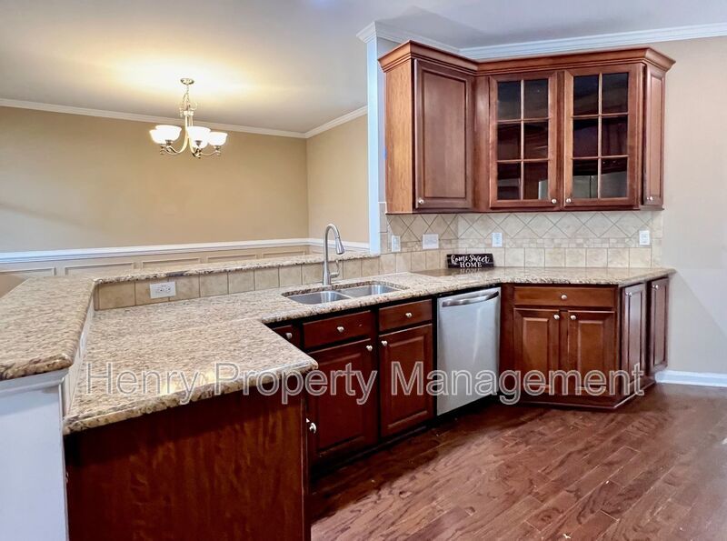 3 Bedroom Townhome in Glenwood Station Subdivision, Raleigh property image