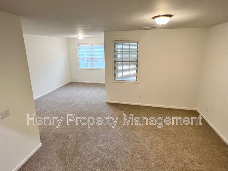 3 Bedroom Townhome in Glenwood Station Subdivision, Raleigh property image