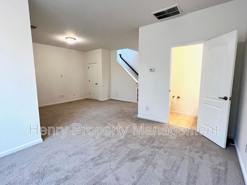 3 Bedroom Townhome in Glenwood Station Subdivision, Raleigh property image