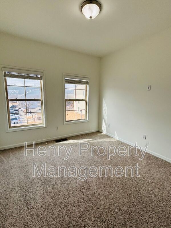 3 Bedroom Townhome in Glenwood Station Subdivision, Raleigh property image