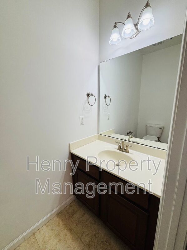 3 Bedroom Townhome in Glenwood Station Subdivision, Raleigh property image