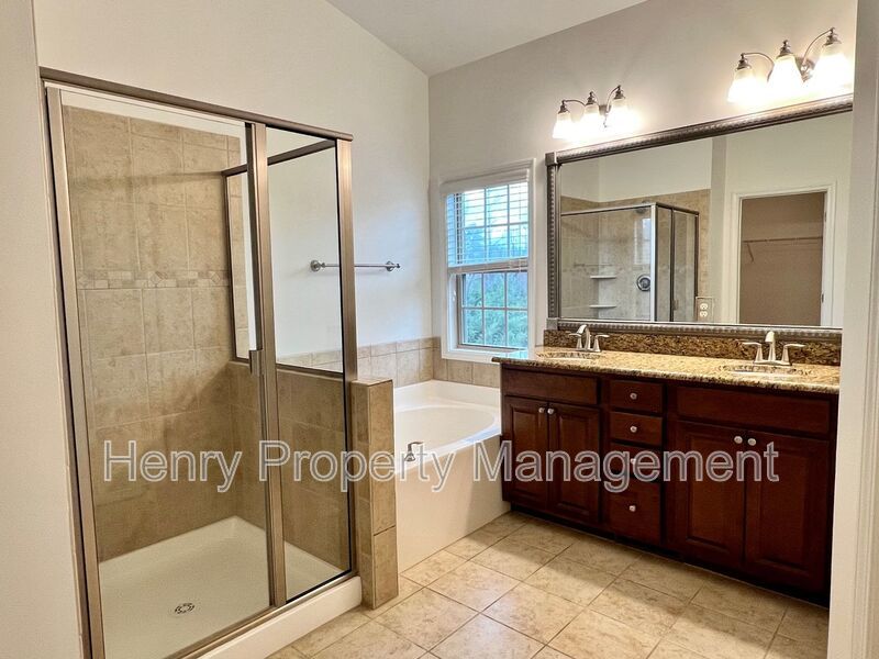 3 Bedroom Townhome in Glenwood Station Subdivision, Raleigh property image