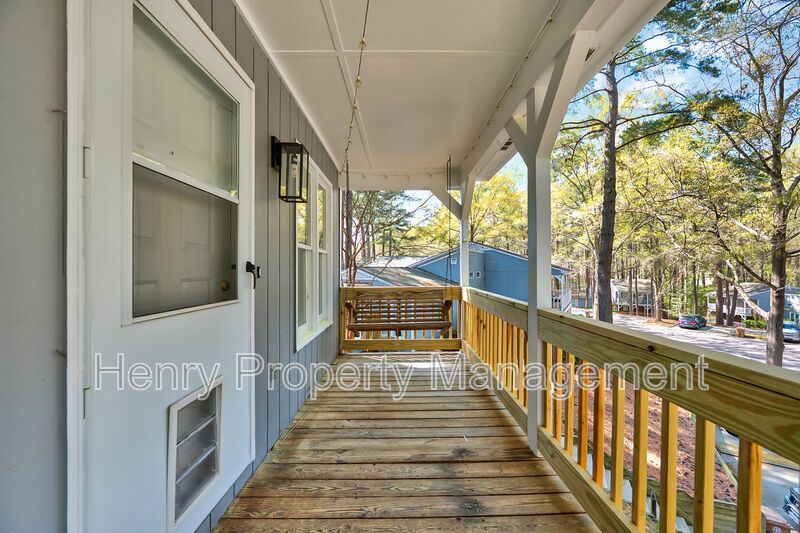 Two Bedroom Condo in Carmichael Condos Subdivision, Cary property image