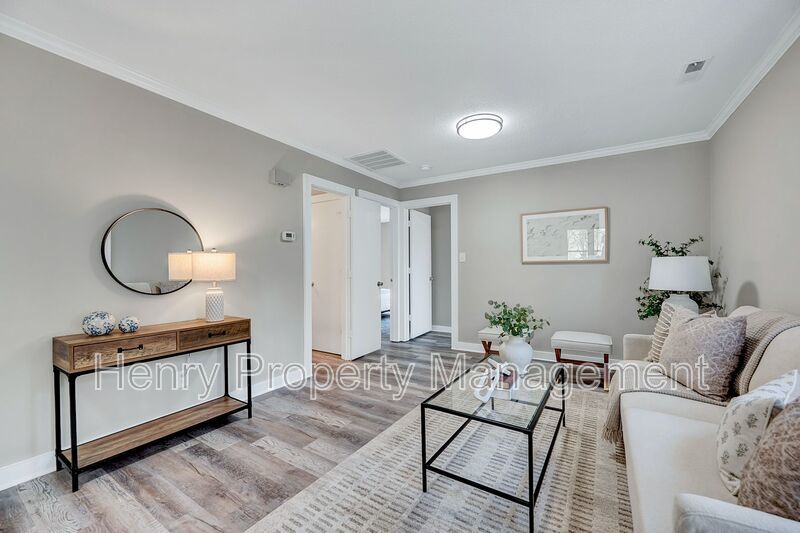 Two Bedroom Condo in Carmichael Condos Subdivision, Cary property image