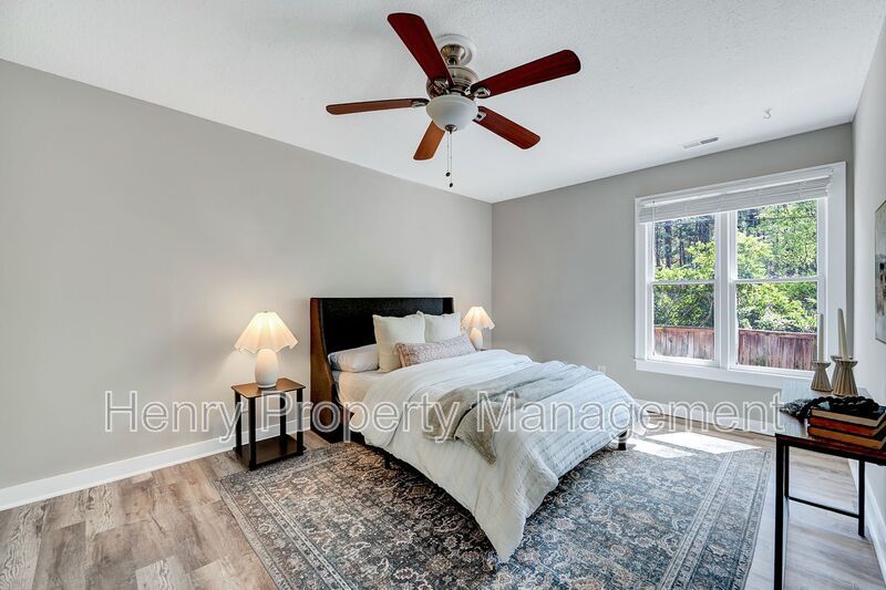 Two Bedroom Condo in Carmichael Condos Subdivision, Cary property image