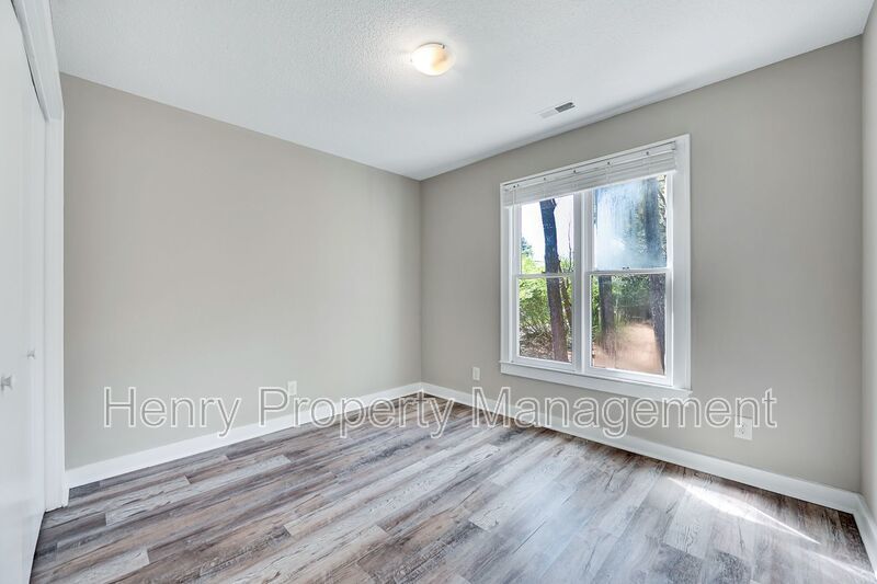Two Bedroom Condo in Carmichael Condos Subdivision, Cary property image