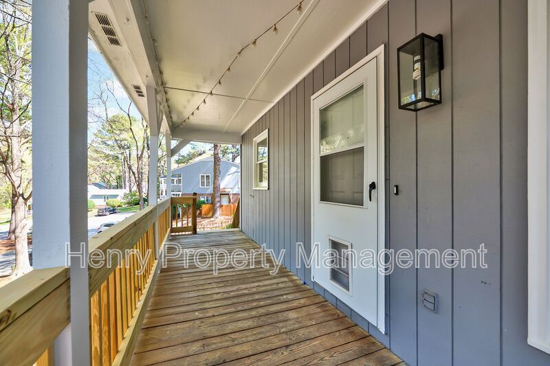 Two Bedroom Condo in Carmichael Condos Subdivision, Cary property image
