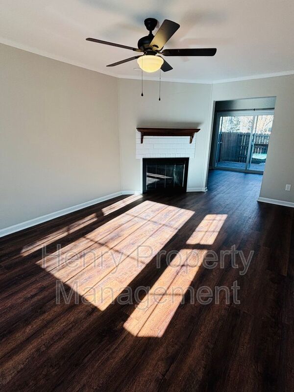 3 Bedroom Townhome in Village Green Subdivision, Cary property image