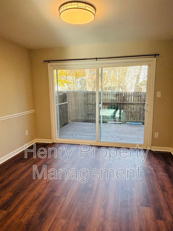 3 Bedroom Townhome in Village Green Subdivision, Cary property image