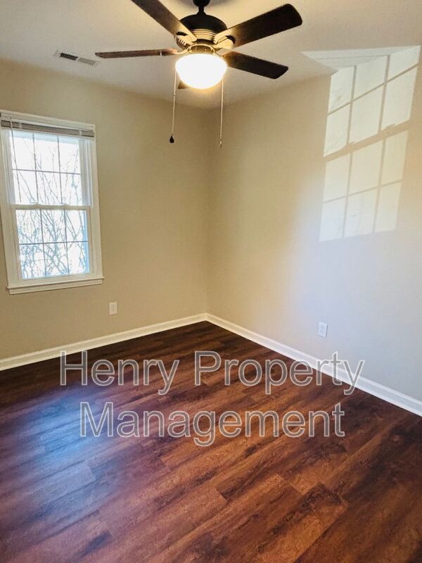 3 Bedroom Townhome in Village Green Subdivision, Cary property image