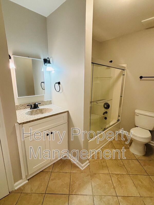 3 Bedroom Townhome in Village Green Subdivision, Cary property image