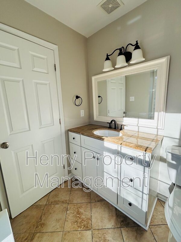 3 Bedroom Townhome in Village Green Subdivision, Cary property image