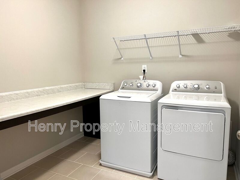 Three Bedroom Townhome in Villages of Apex Subdivision property image