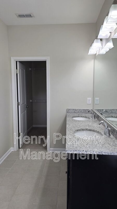 Three Bedroom Townhome in Villages of Apex Subdivision property image