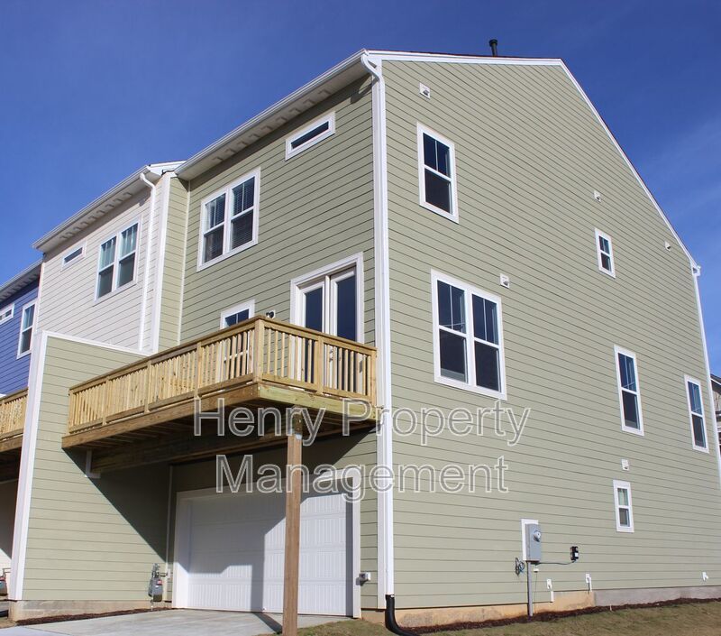 Three Bedroom Townhome in Villages of Apex Subdivision property image