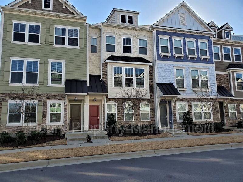 Three Bedroom Townhome in Villages of Apex Subdivision property image