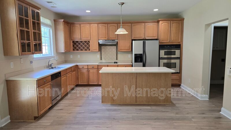 Four bedroom Home in Ravenstone Subdivision, Durham property image