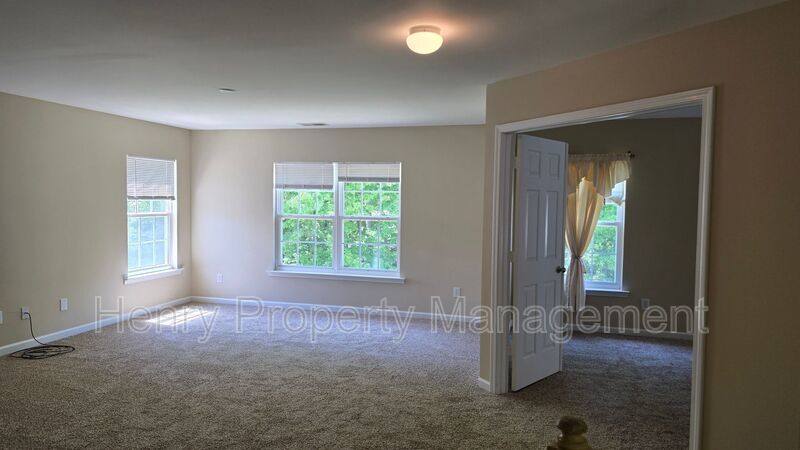 Four bedroom Home in Ravenstone Subdivision, Durham property image